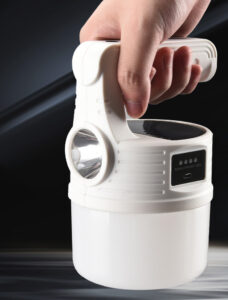 0112 den pin cam tay tien dung