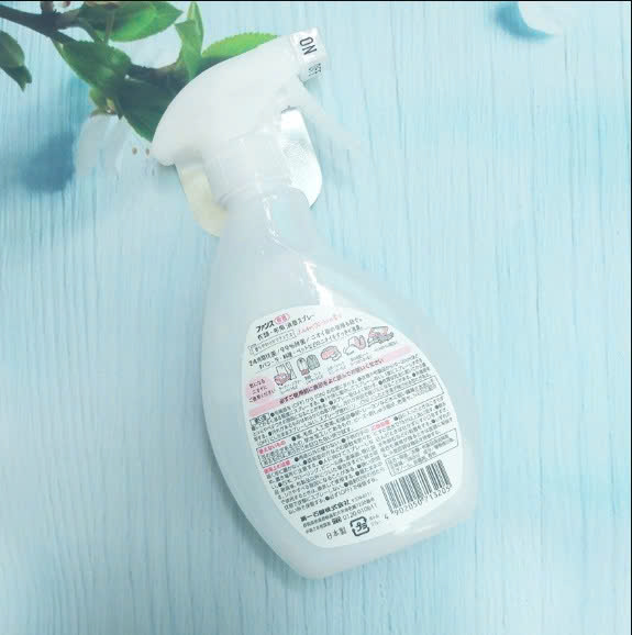 Xịt thơm và kháng khuẩn quần áo hương hoa 380ml 3 z7186573978393 d59a42dd4bb731370d6e37f5778ce103